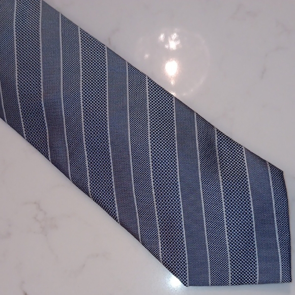 Bernini Elegant Gray Striped Tie - Picture 1 of 5